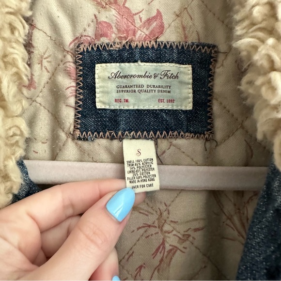 Vintage Y2K Abercrombie and Fitch faux fur denim jacket - Picture 6 of 6